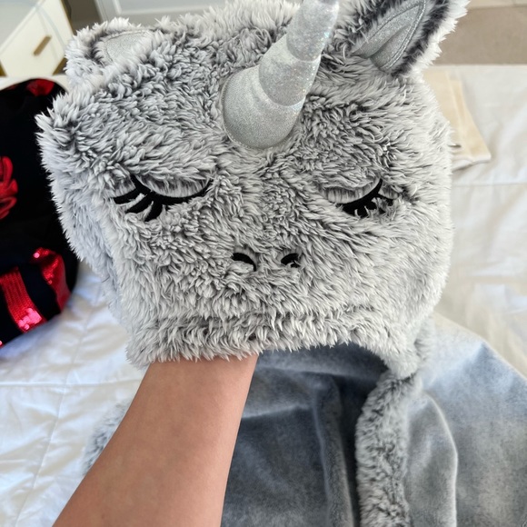 NWT Unicorn wearable blanket / pillow la vie en rose - Picture 2 of 5